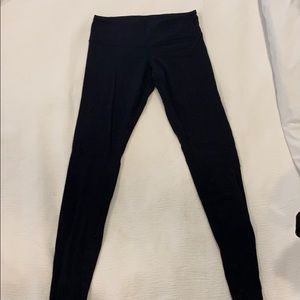 7/8 Lululemon wonder u see with lace detail